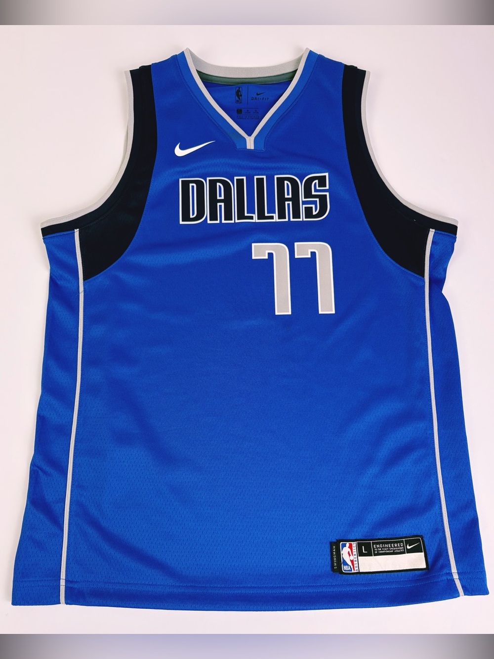 Nike Luka Doncic #77 Dallas Mavericks
Swingman Jersey Youth L 14-16 Blue NBA